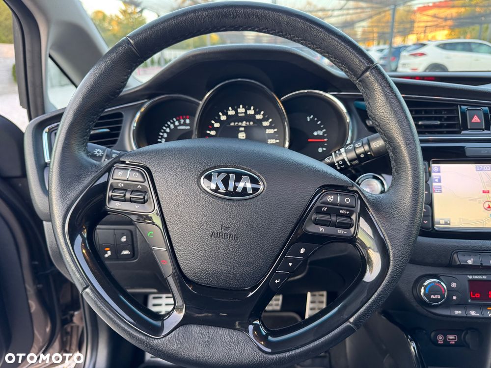 Kia Ceed 1.6 GDI Platinum Edition - 29