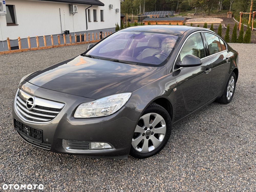 Opel Insignia - 1