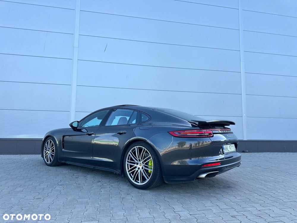 Porsche Panamera 4 E-Hybrid Platinum Edition - 16