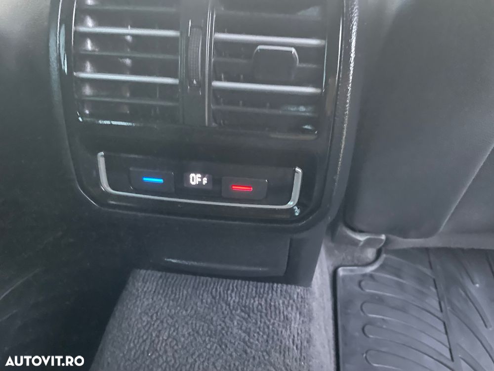 Volkswagen Passat - 25