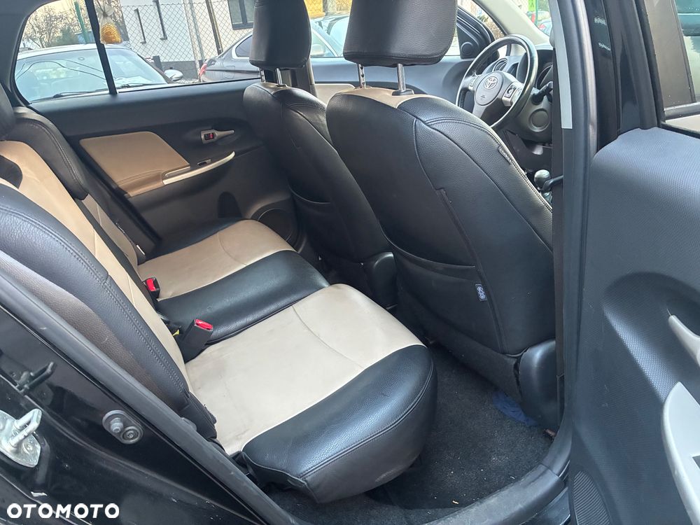 Toyota Urban Cruiser - 13