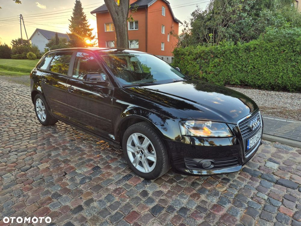 Audi A3 Sportback 2010 photo 2