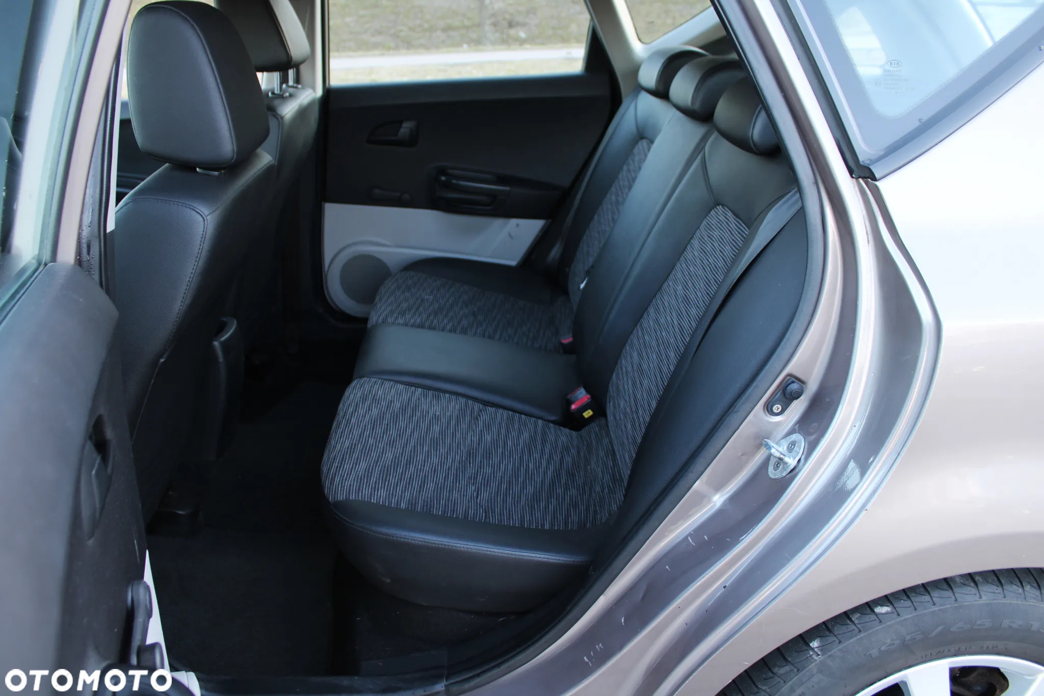 Kia Ceed - 25