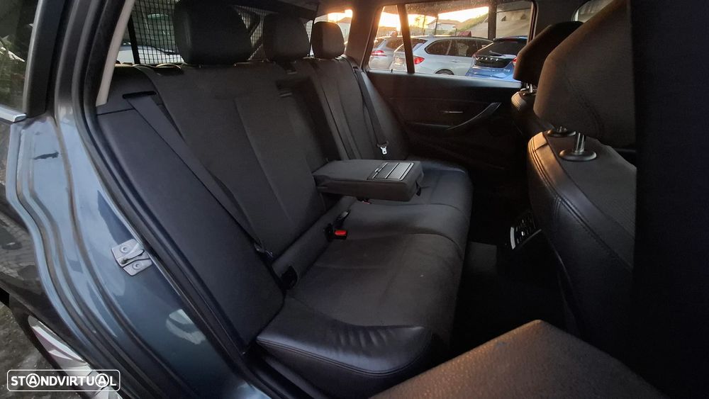 BMW 318 d Line Sport - 30