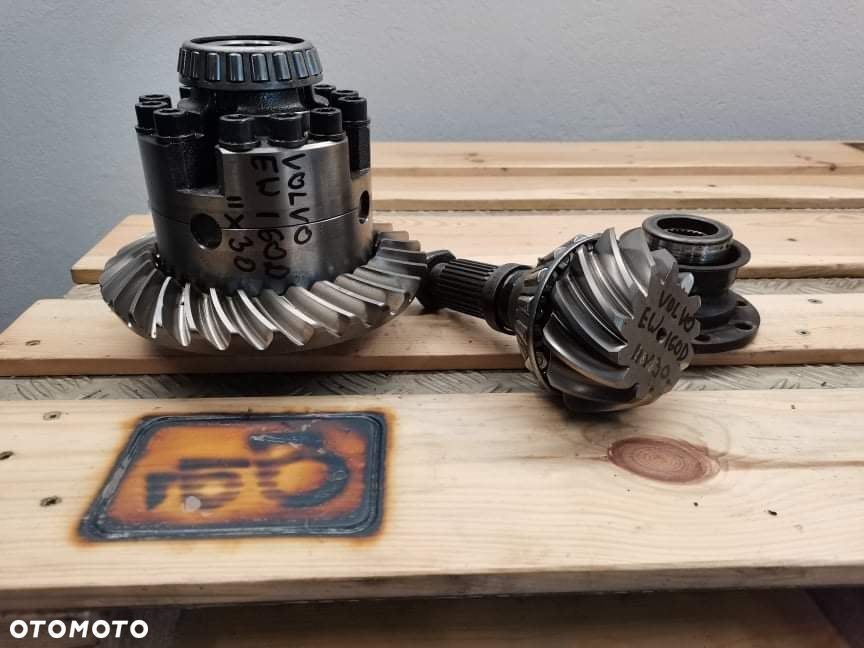 Środek osi Volvo EW 160B {APL-B745 P4 przód 11X30} - 5