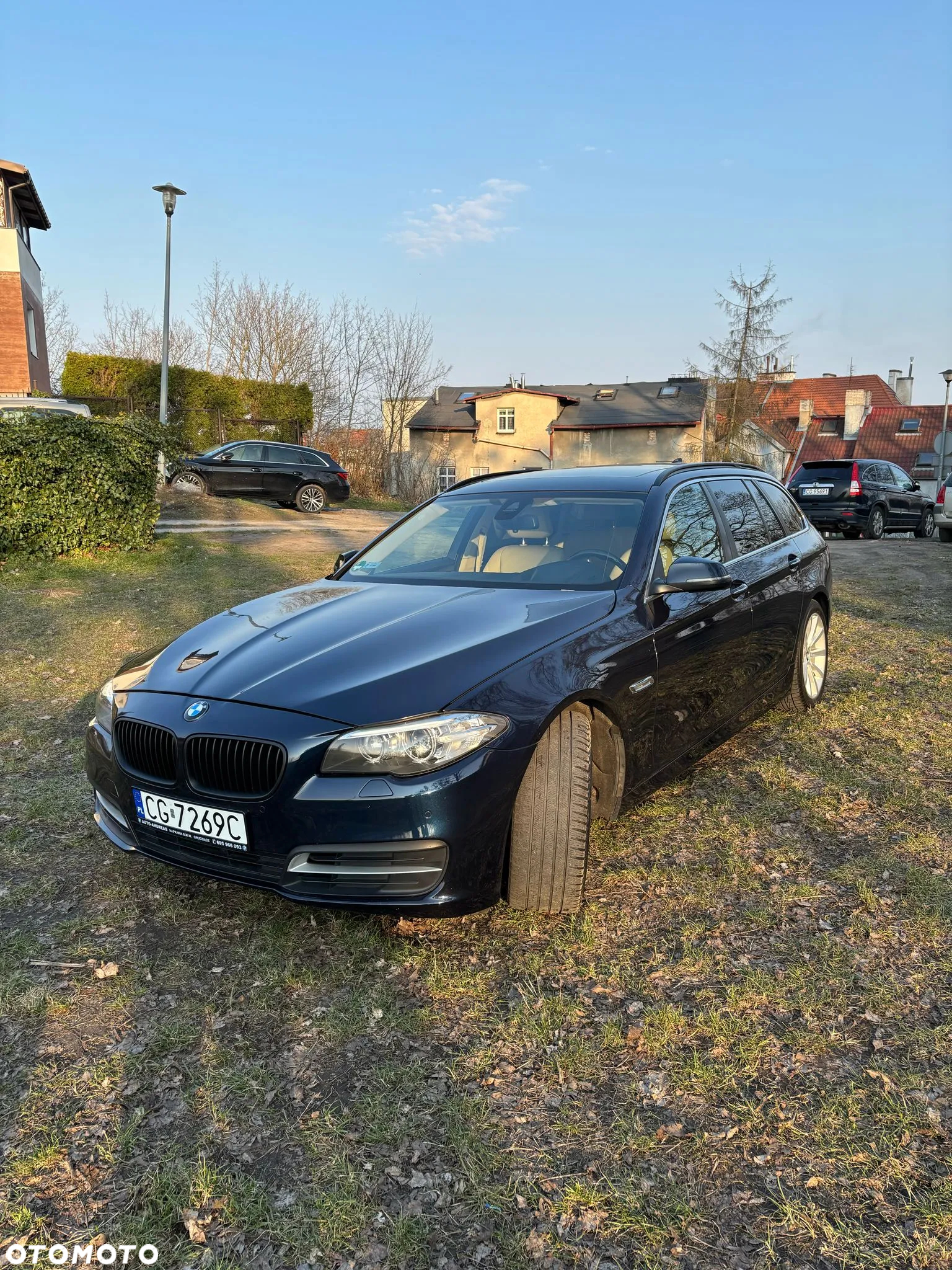 BMW Seria 5 520d xDrive Touring - 2