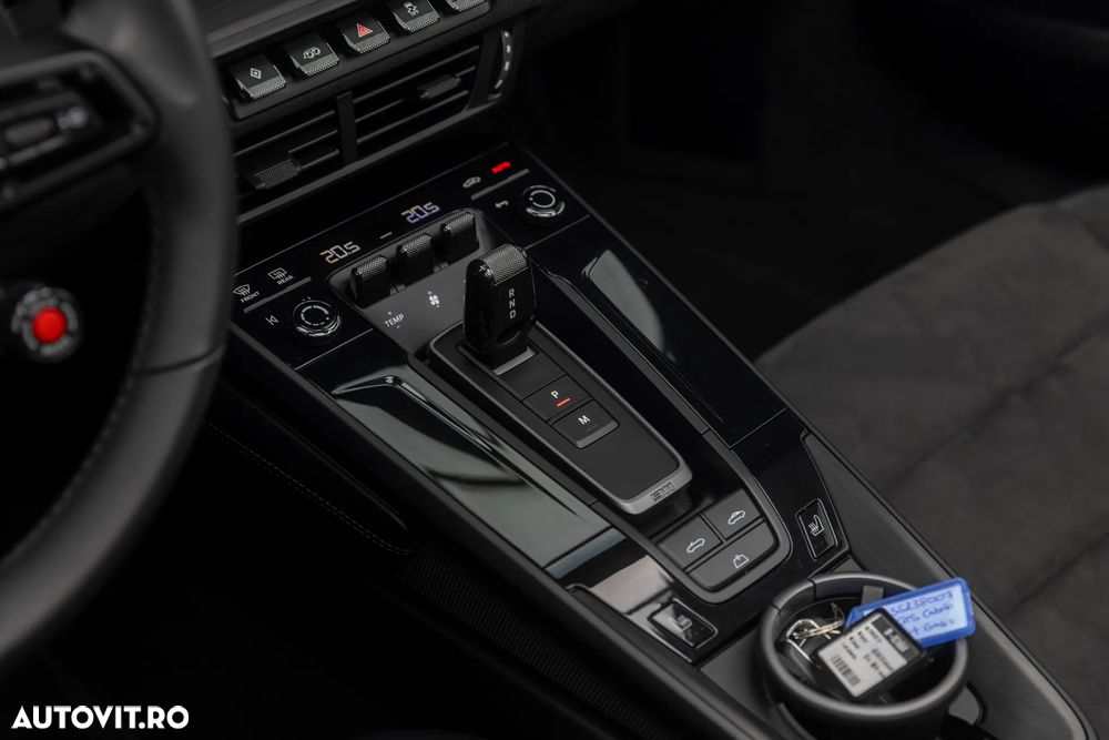 Porsche 911 Carrera GTS PDK - 28