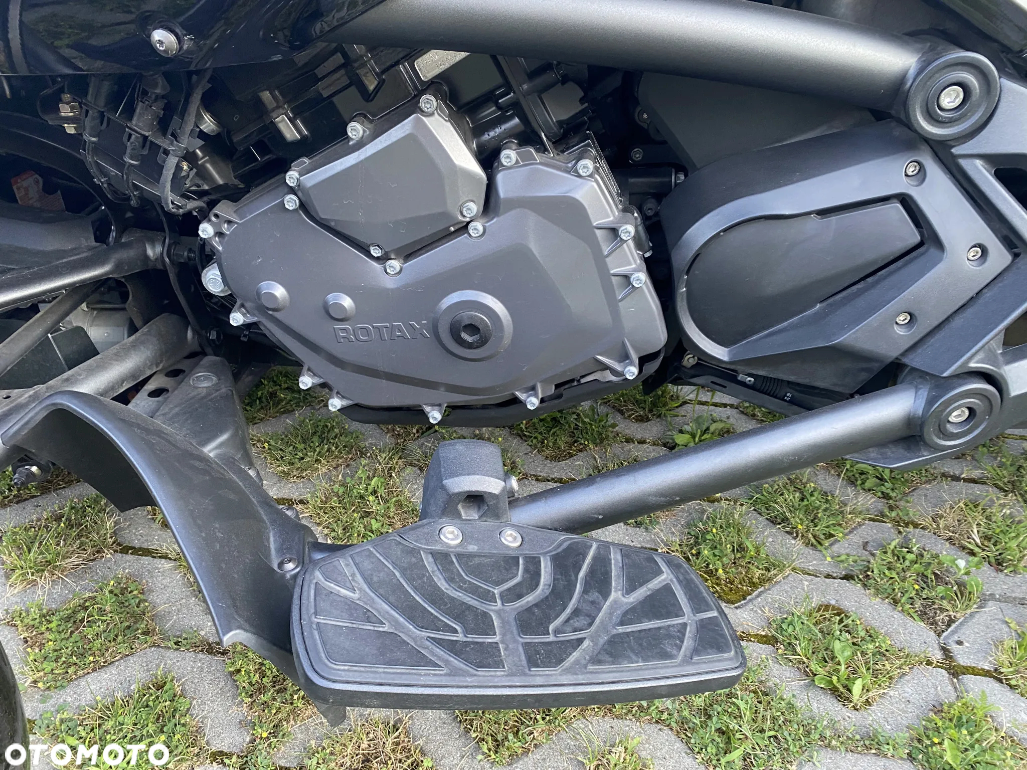Can-Am Spyder - 11