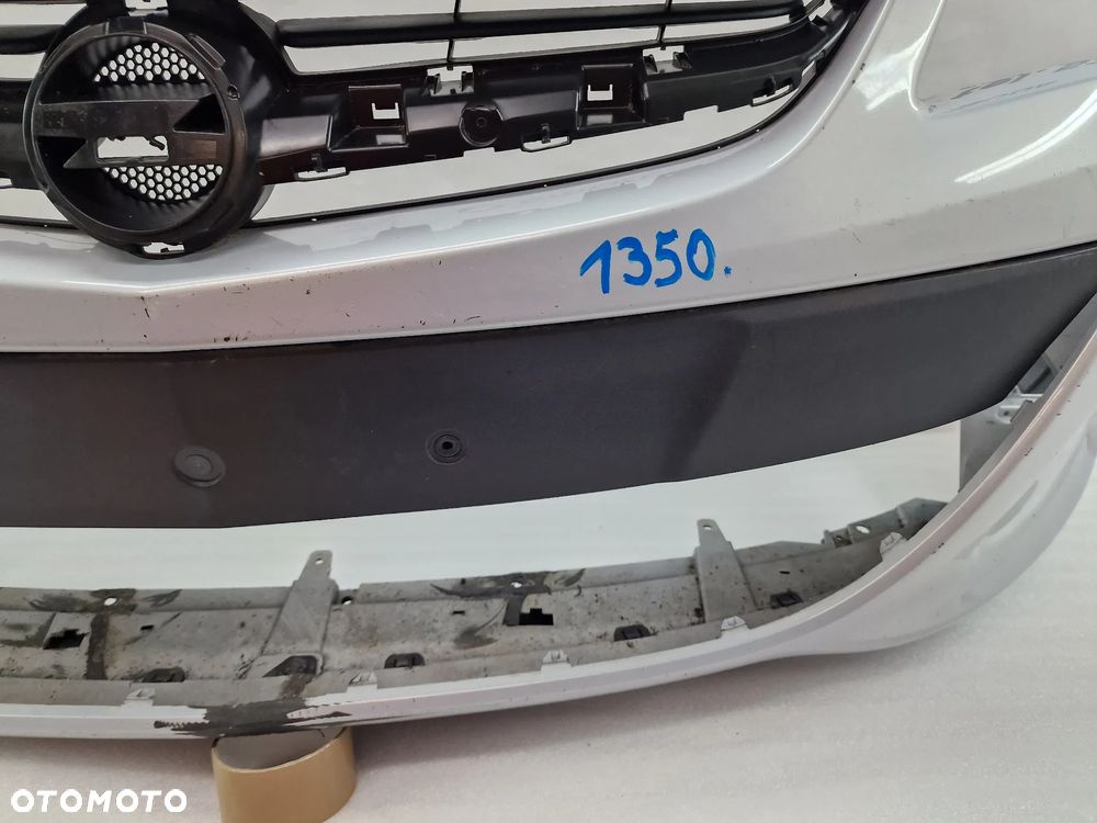 OPEL ASTRA IV LIFT 12- ZDERZAK PRZEDNI PRZÓD , NA SPRYSKI + ATRAPA / GRILL + HOKEJE , NR 13368660 , NR AUKCJI NZ1350 - 8