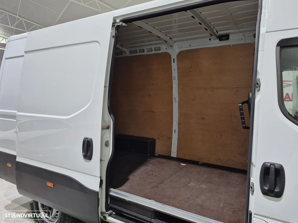 Iveco Daily 2.3 - 2022 | GARANTIA | NACIONAL - 12m3 - 156CV - 9