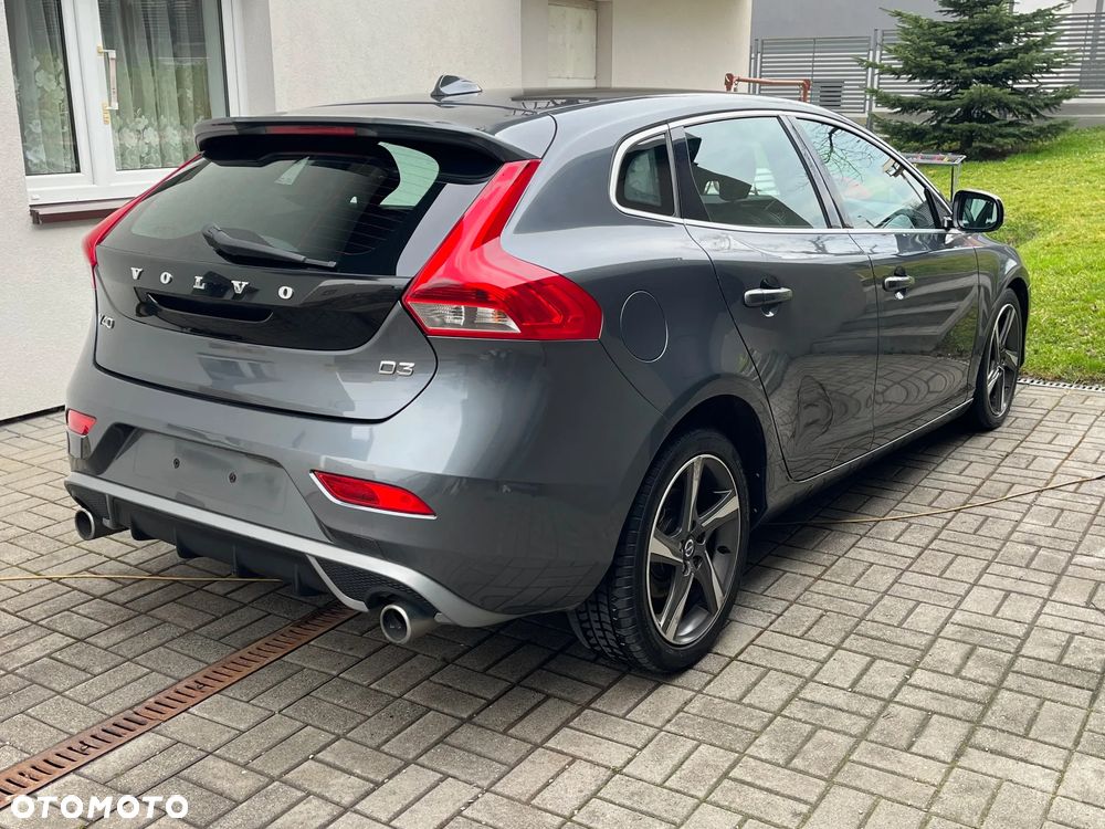 Volvo V40 D3 R Design - 3