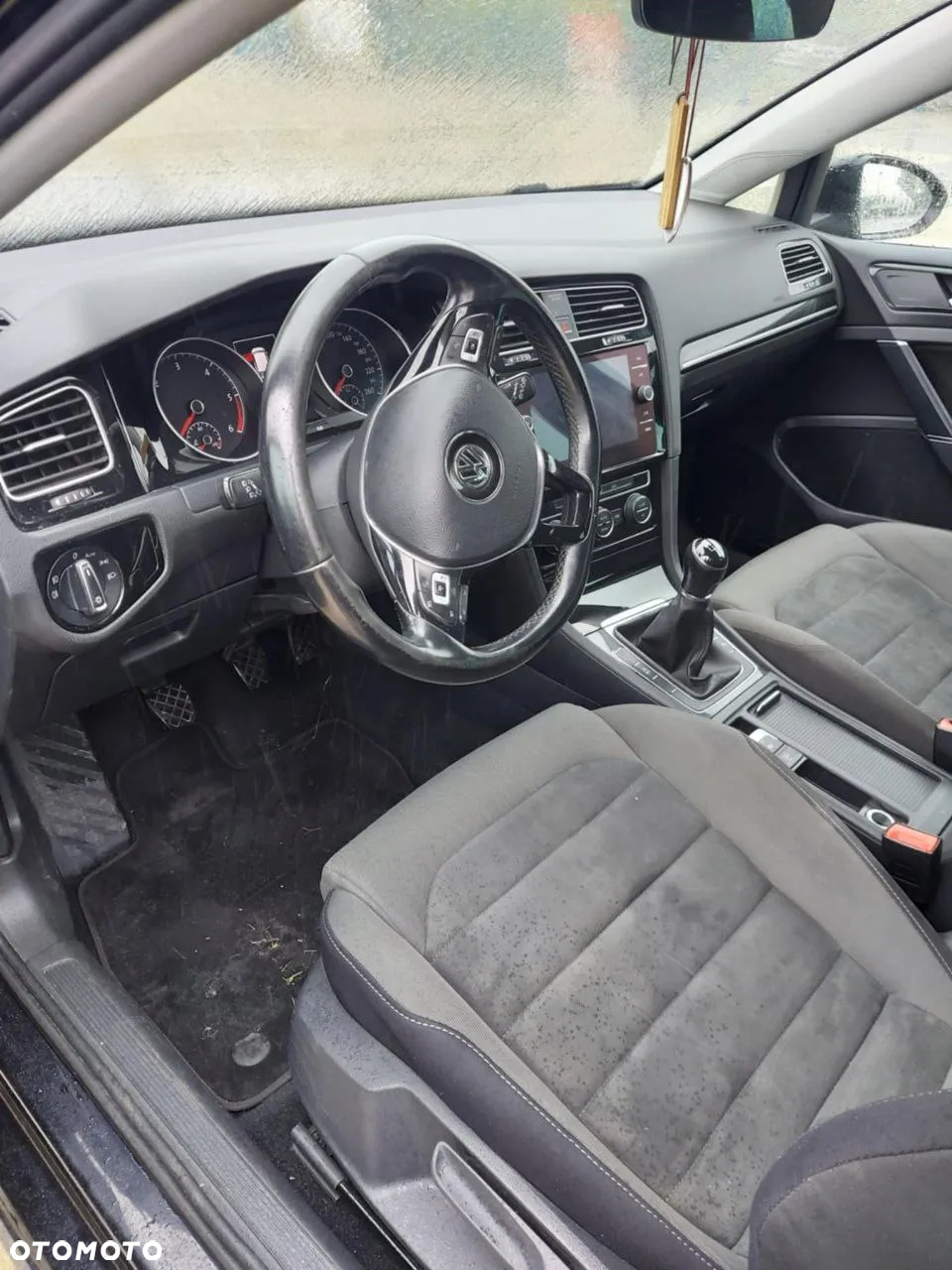 Volkswagen Golf - 12