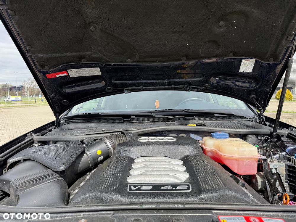 Audi A6 Limousine 4.2 quattro - 11