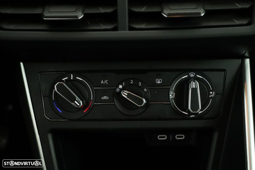 VW Polo 1.0 TSI Urban - 12