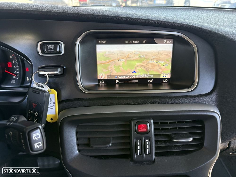 Volvo V40 1.5 T3 Sport Edition Plus Geartronic - 20
