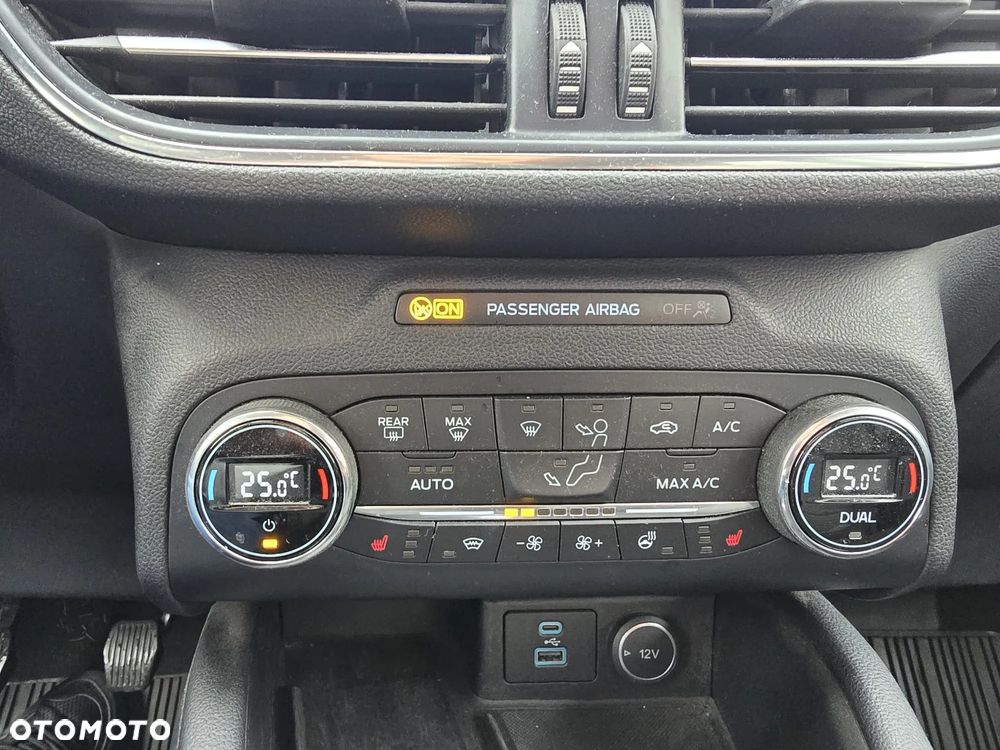 Ford Kuga 1.5 EcoBoost FWD Titanium ASS MMT6 - 11