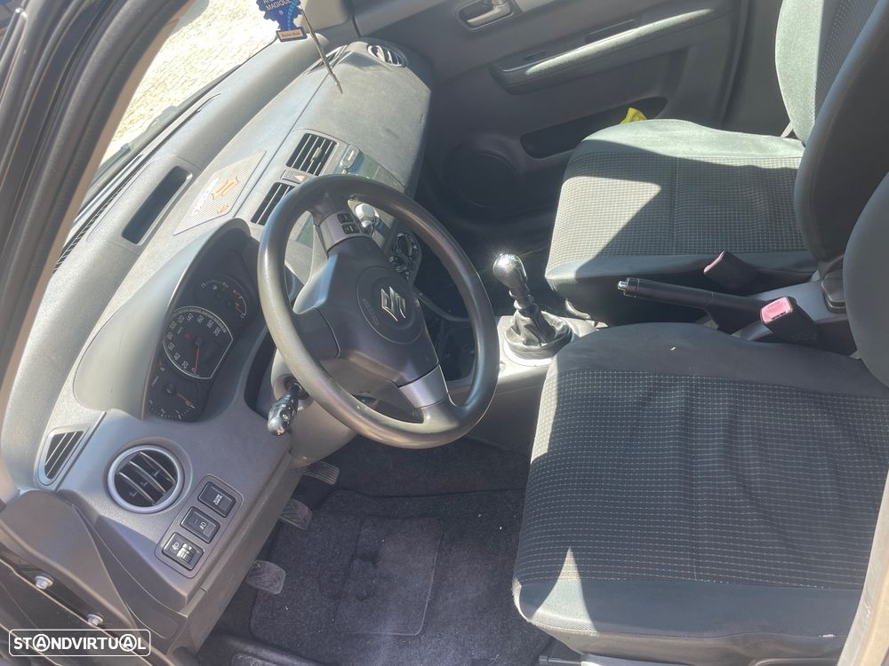 Suzuki Swift 1.3 DDiS GL - 19