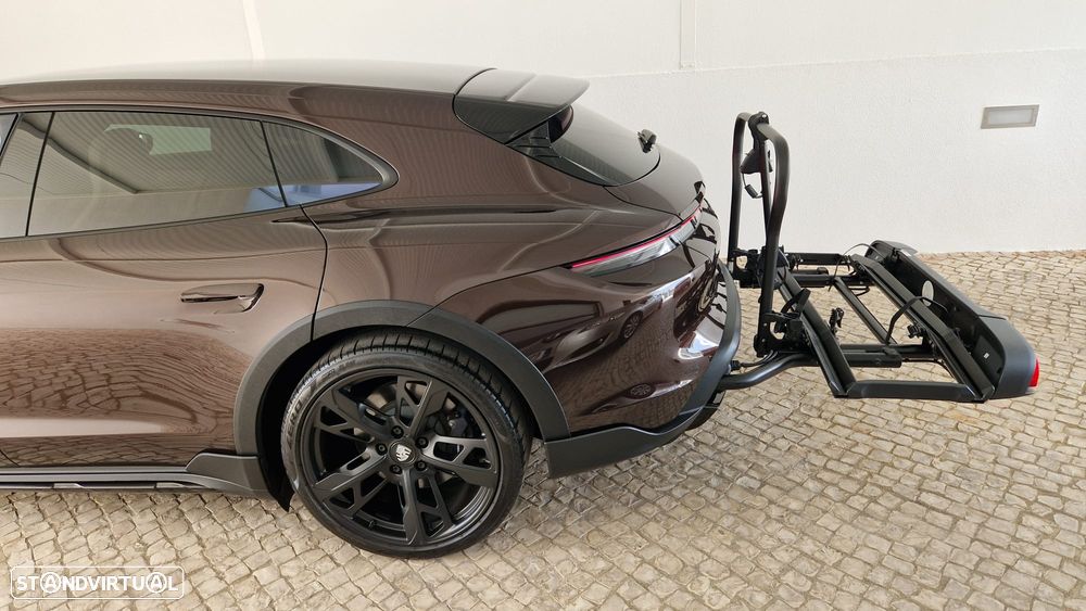 Porsche Taycan Cross Turismo 4 - 53