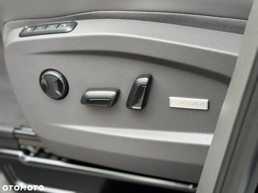 Volkswagen Multivan 2.0 TDI L2 Style DSG - 17