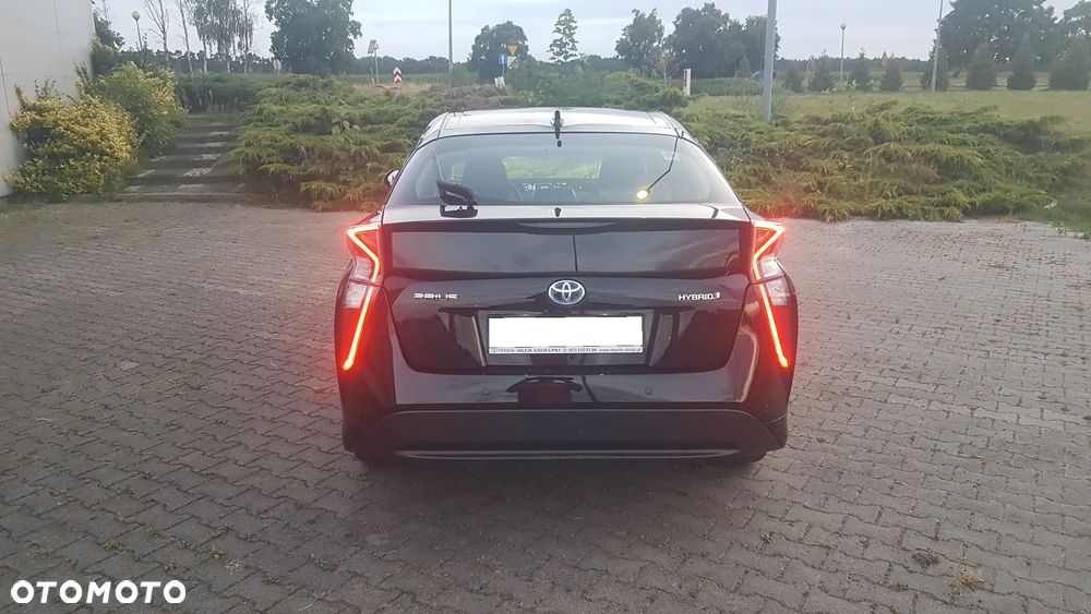 Toyota Prius Hybrid Executive - 18