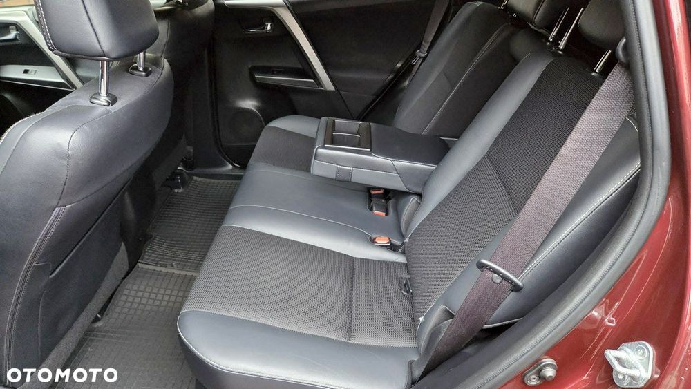 Toyota RAV4 Hybrid Style 4x2 - 18