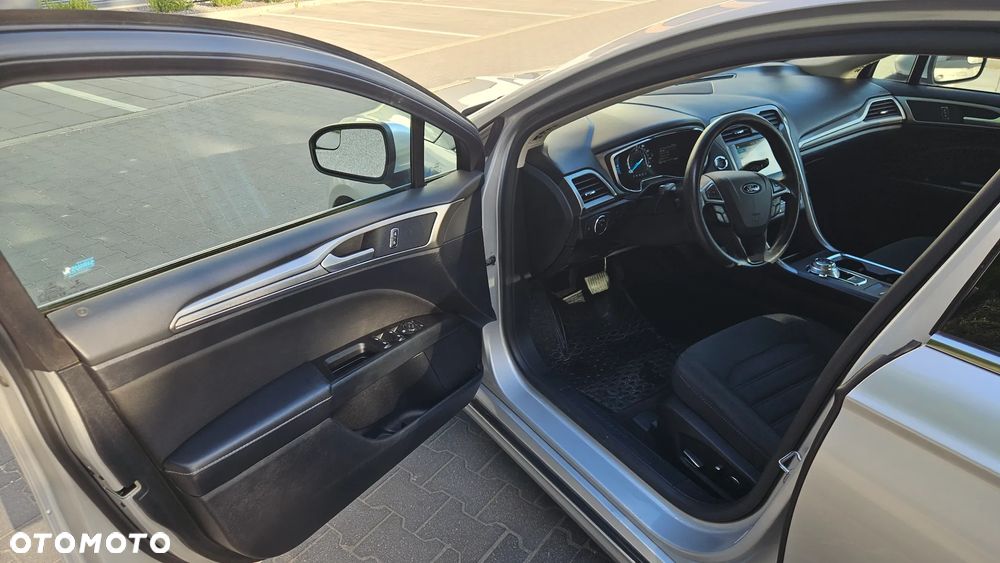 Ford Fusion - 28