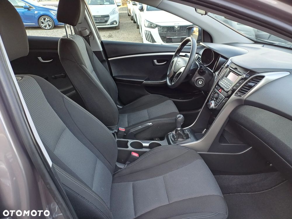 Hyundai i30 1.4 Classic + - 11