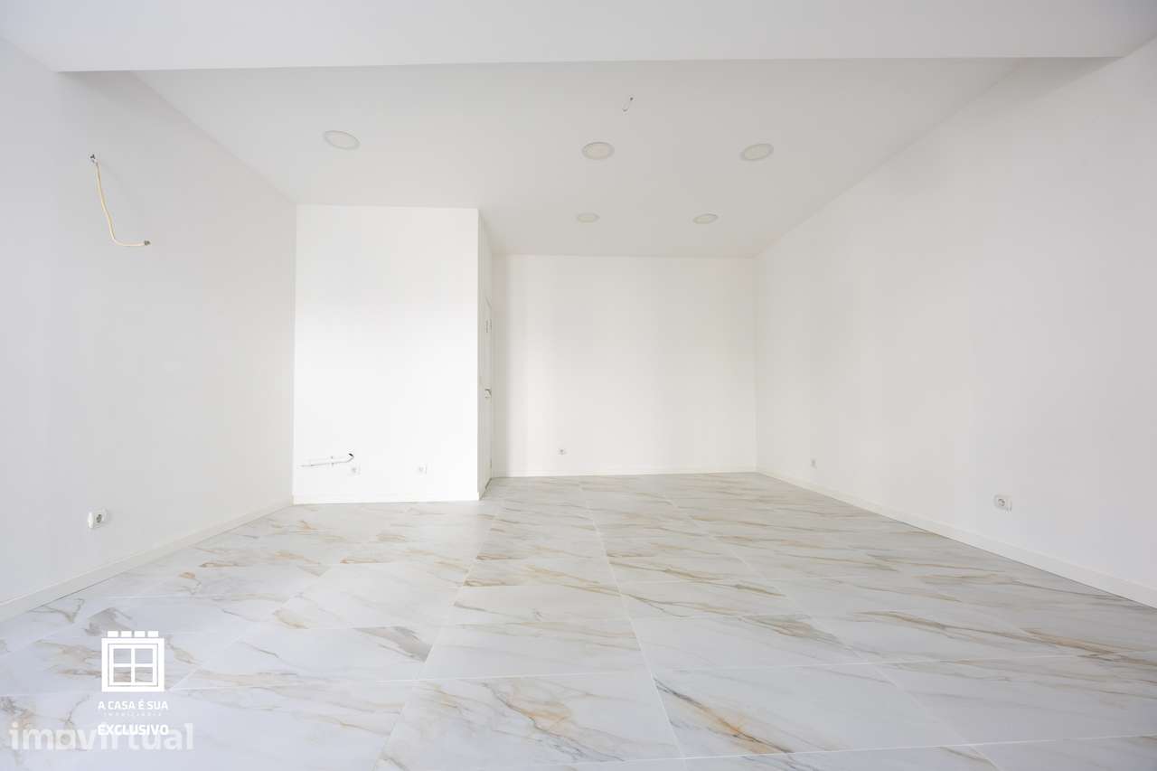 Loja renovada no Centro de Ovar - Exclusivo - Grande imagem: 2/12