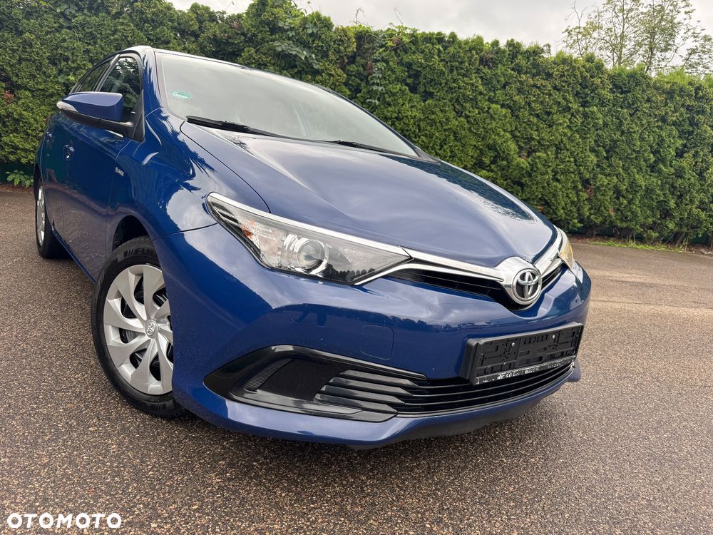Toyota Auris 1.33 Dual-VVT-i Design Edition - 2