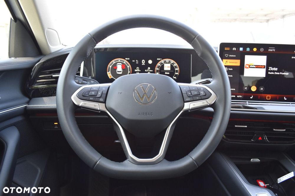 Volkswagen Passat - 12