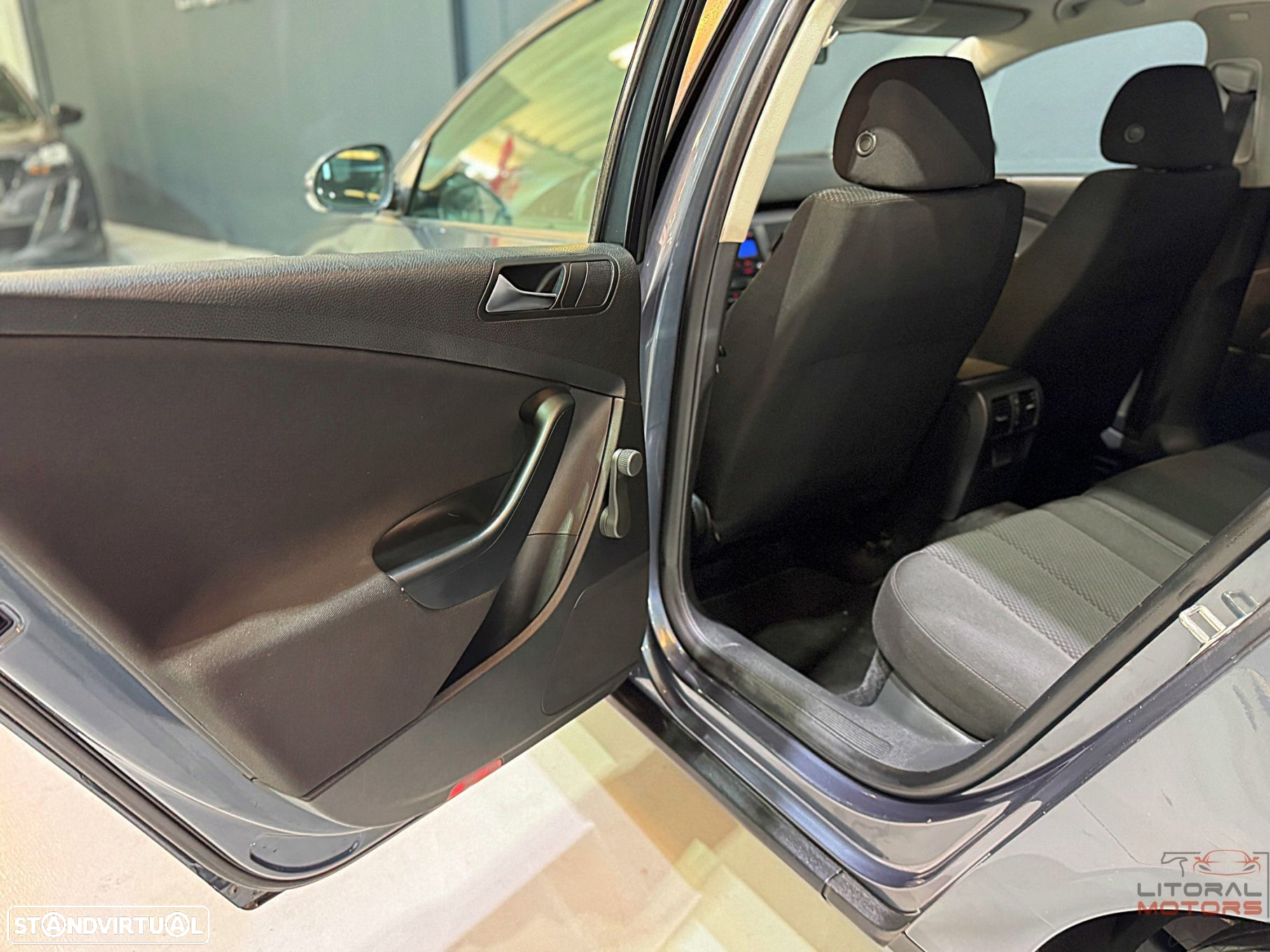 VW Passat Variant 1.6 TDI Trendline - 14