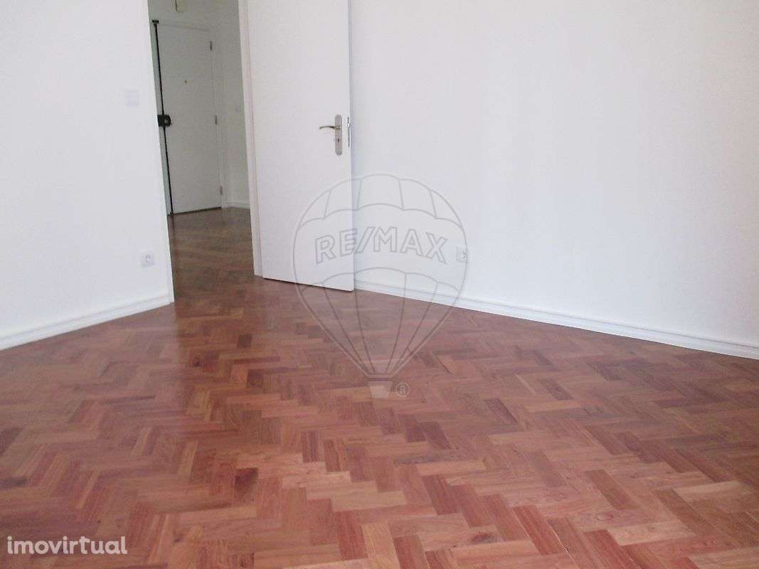 Apartamento T2 para arrendamento - Grande imagem: 2/12