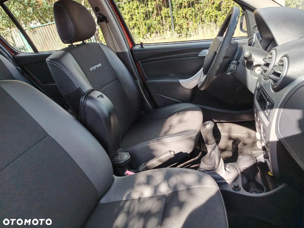 Dacia Sandero 1.6 16V Hi-Flex - 14