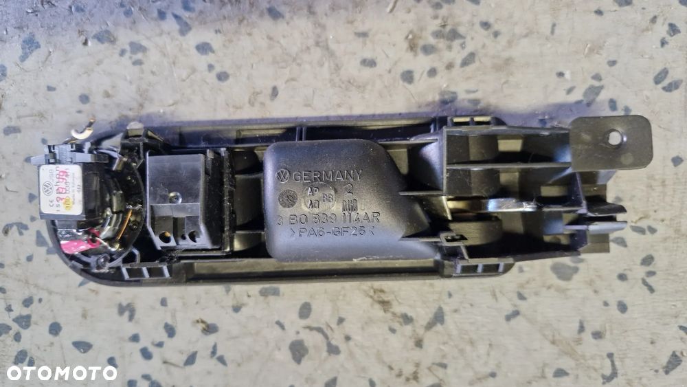 VOLKSWAGEN PASSAT B5 KLAMKA WEWNĘTRZNA PRZEDNIA PRAWA - 2