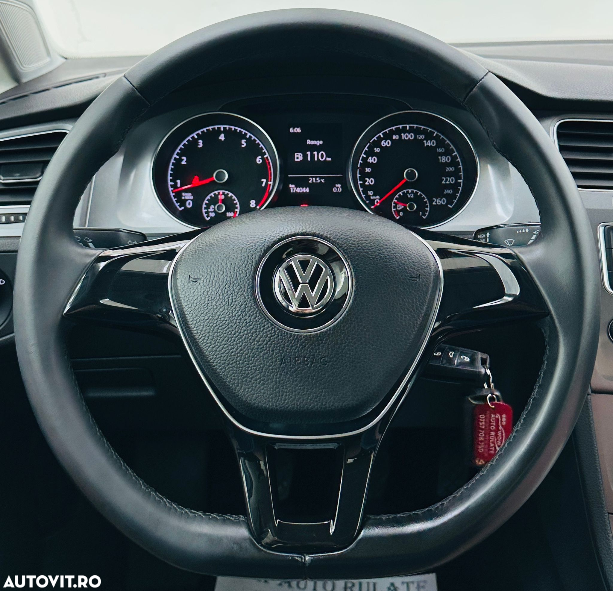 Volkswagen Golf - 33