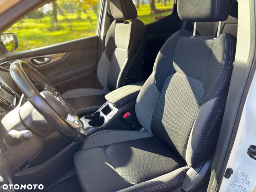 Nissan Qashqai 1.6 DCi Xtronic ACENTA - 24