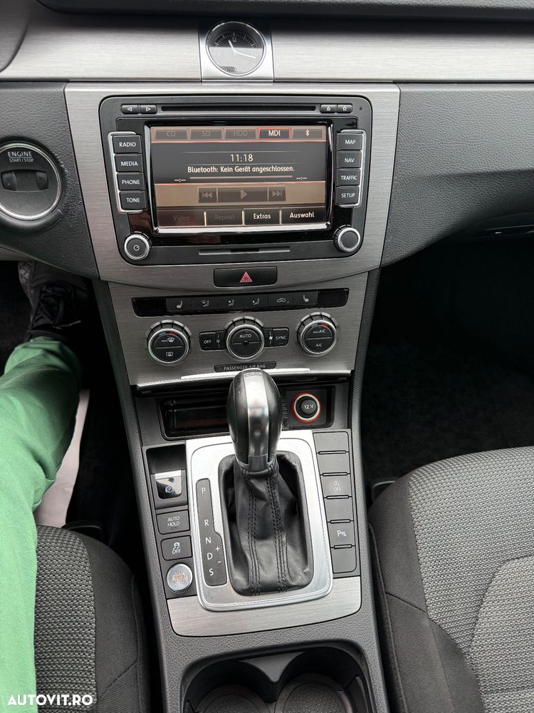 Volkswagen Passat Variant 2.0 TDI BlueMotion Technology DSG Highline - 8