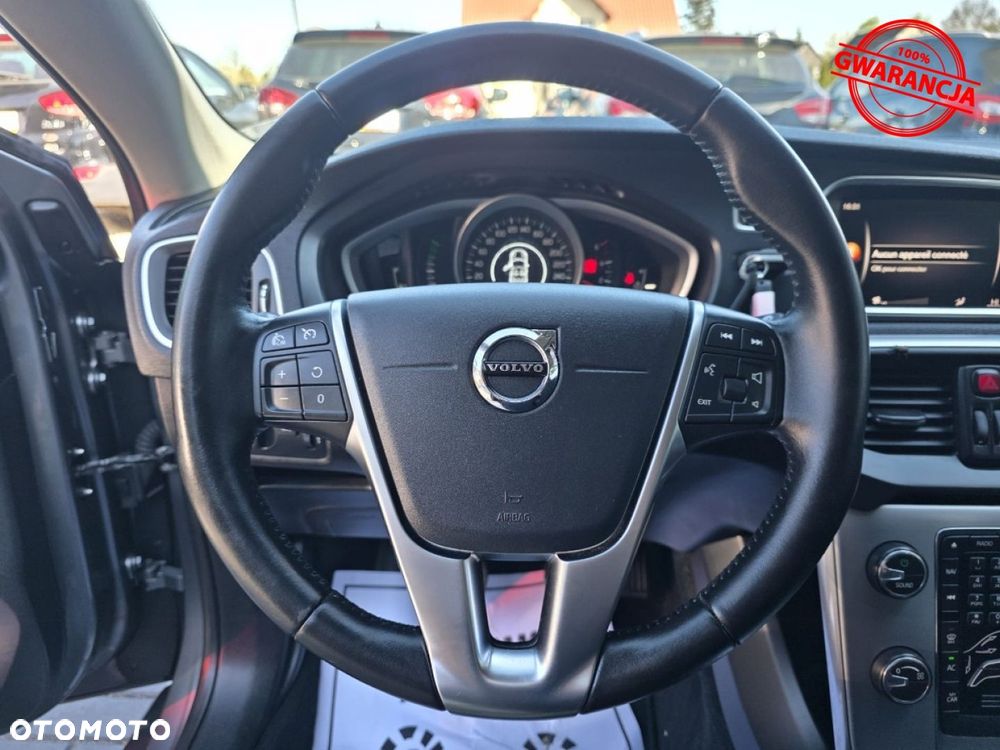 Volvo V40 - 25