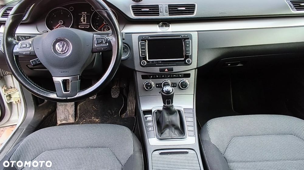 Volkswagen Passat 2.0 TDI BlueMotion Technology Comfortline - 8