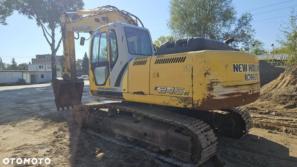 New Holland E 245 B - 7