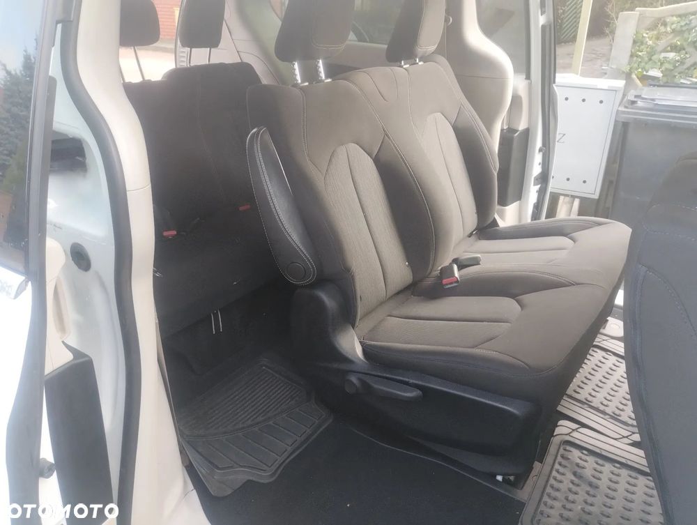 Chrysler Voyager - 13