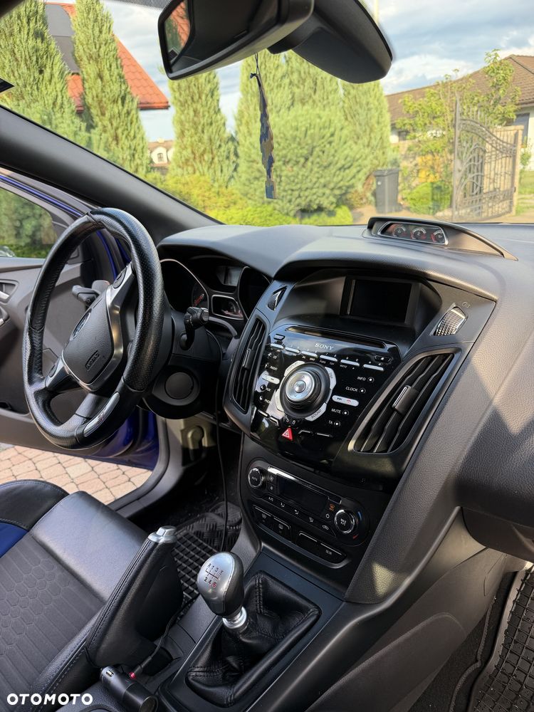 Ford Focus - 8