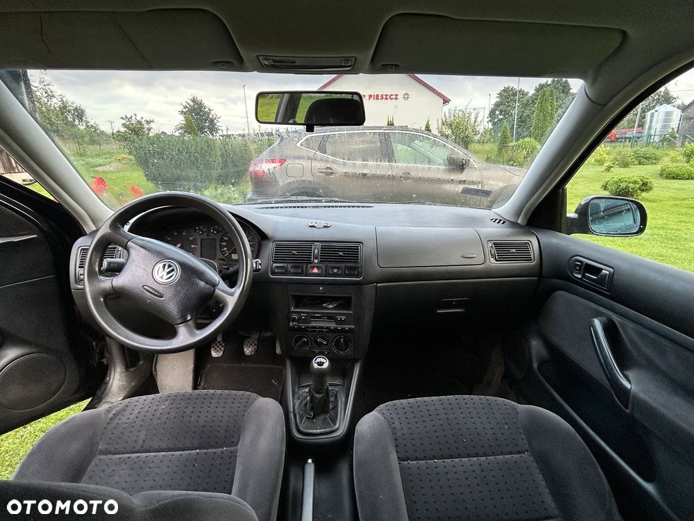 Volkswagen Golf - 6