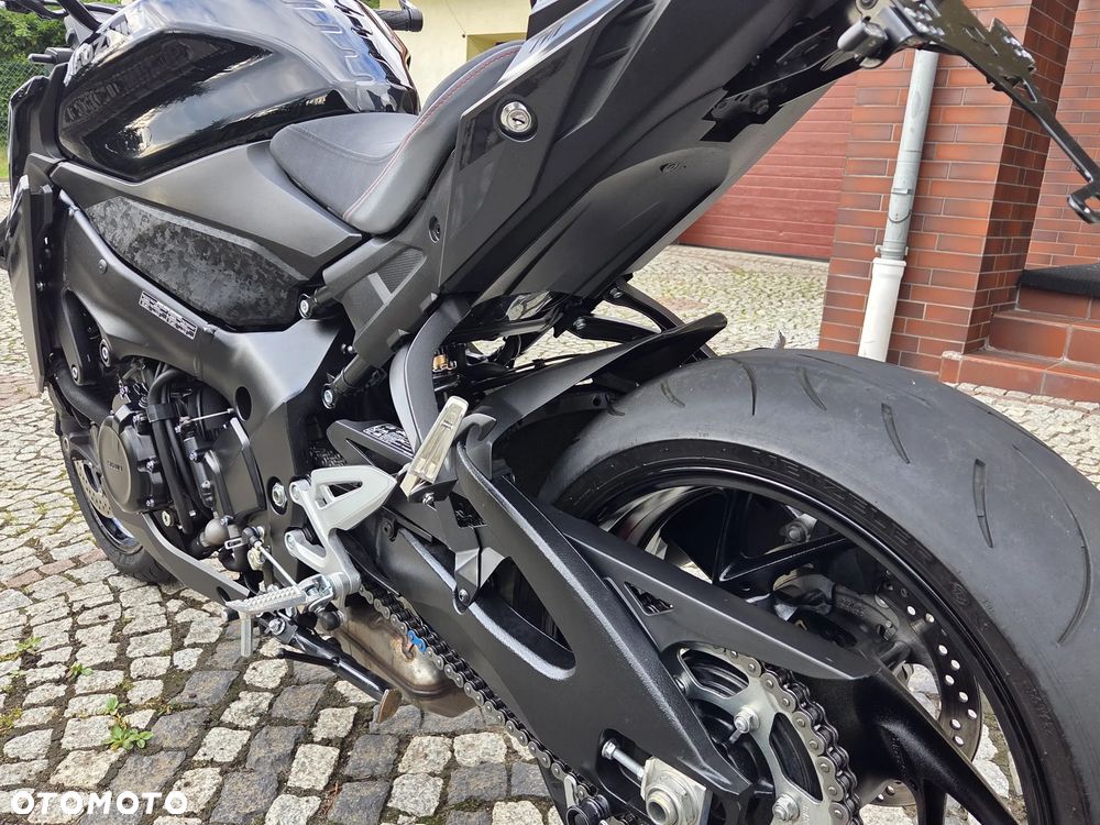 Suzuki GSX - 34
