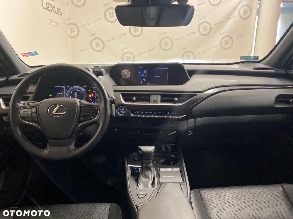 Lexus UX - 3