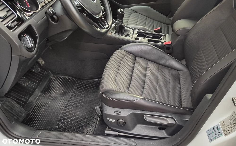 Volkswagen Golf VII 1.4 TSI BMT Highline - 16