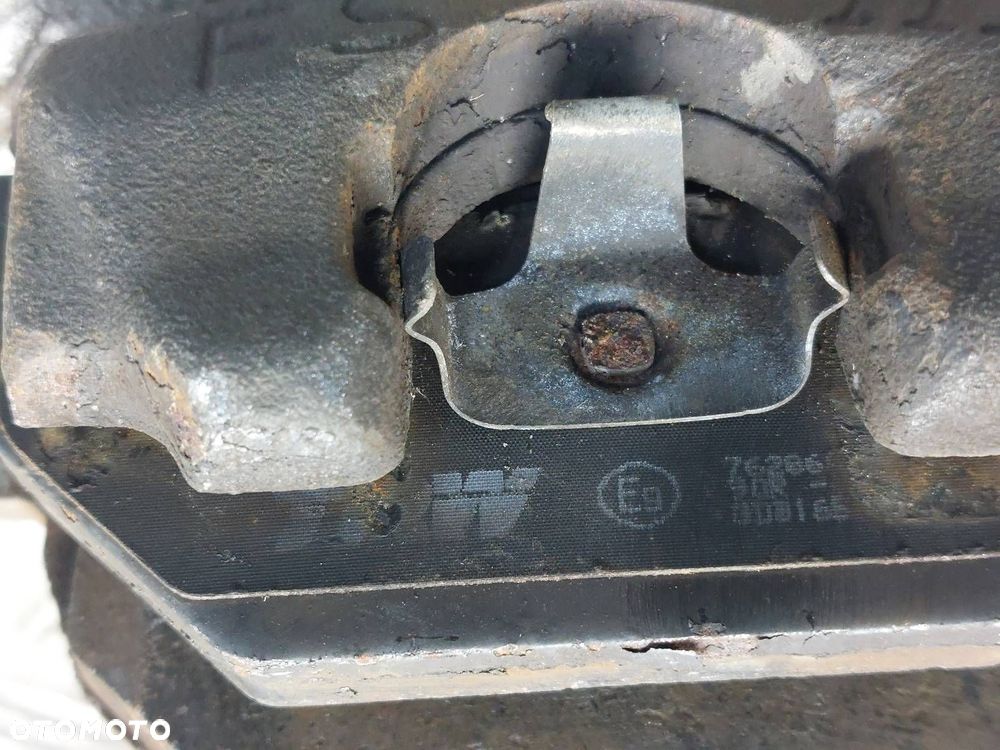 TARCZE HAMULCOWE PRZÓD + KLOCKI + ZACISKI VOLKSWAGEN GOLF V 1.9 TDI - 7