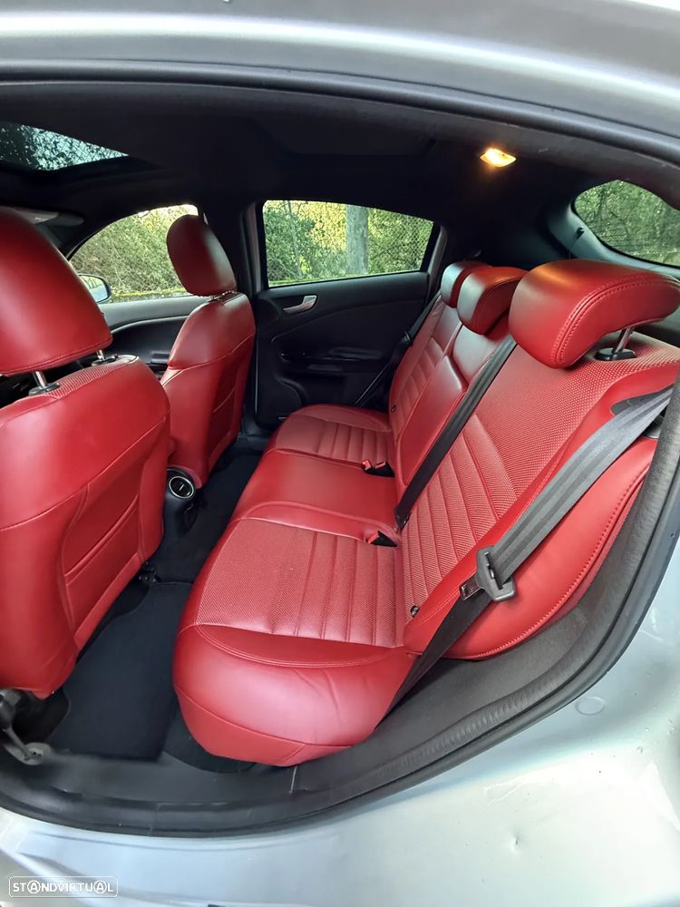 Alfa Romeo Giulietta ver-1750-tbi-quadrifoglio-verde - 30