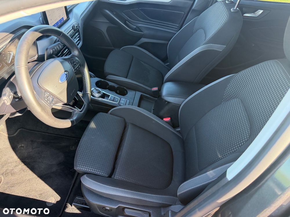 Ford Focus 1.5 EcoBlue Start-Stopp-System TITANIUM STYLE - 11