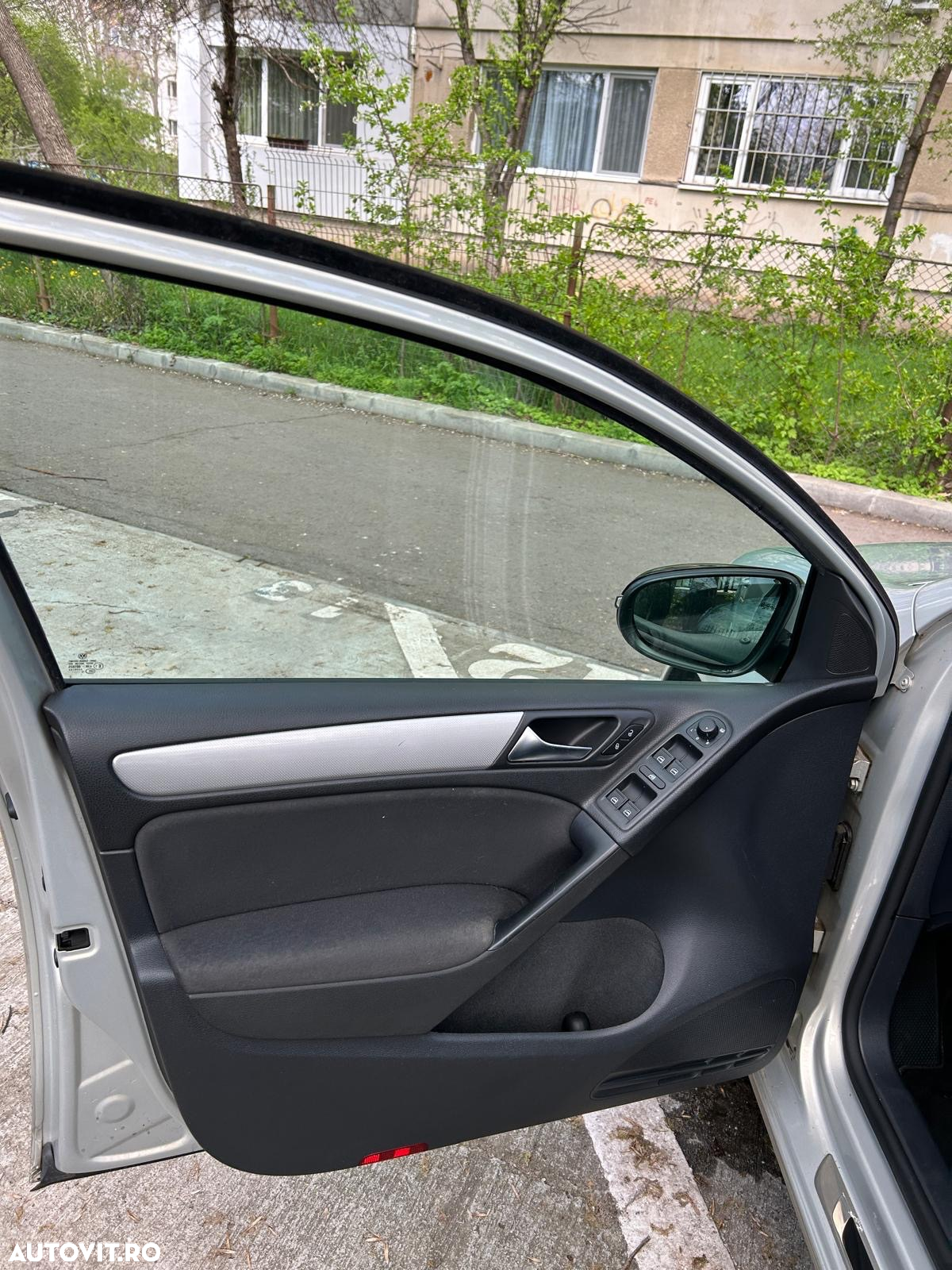 Volkswagen Golf - 11